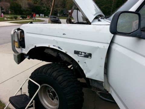 1992 Ford Bronco - Old fender about to come off.