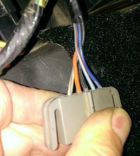 1988 Ford Bronco - Connector behind radio/ashtray turned out to be for a clutch pedal sensor/switch that doesn't exist in my rig because it's AOD.