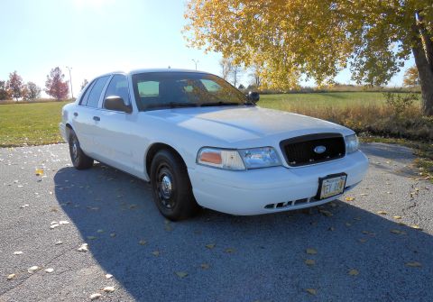 2003 Ford Crown Victoria photo
