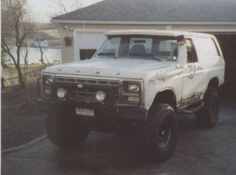 1980 Ford Bronco - New tires and snorkel see the light of day