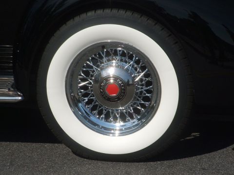 1971 Ford Ranchero - Packard wire wheel with whitewall tire and red center cap is visible.