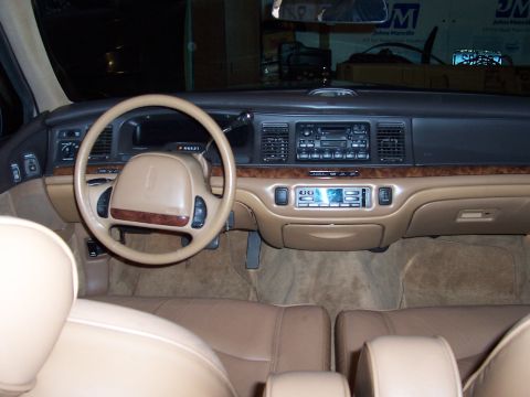 1995 Lincoln Town Car photo
