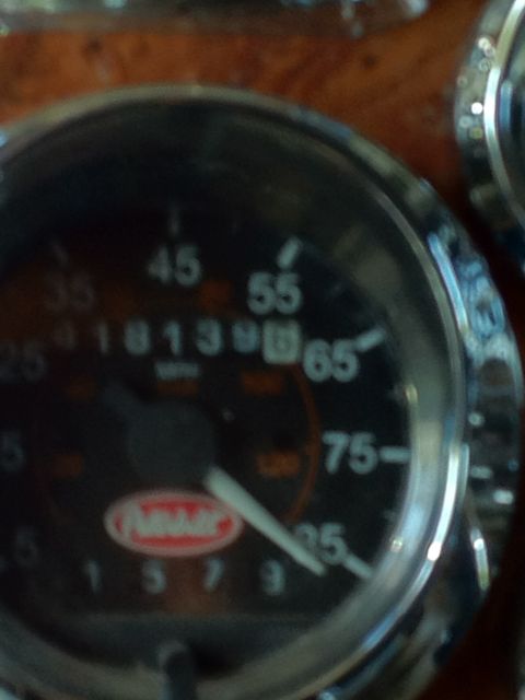 2003 Peterbilt 379 - A Peterbilt logo is visible on the dashboard gauge cluster.