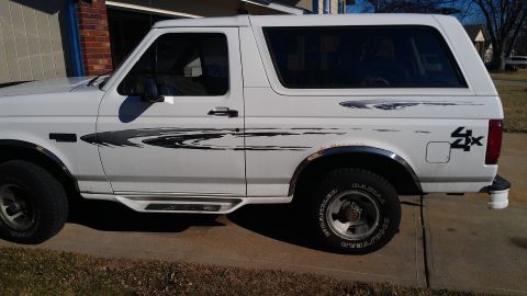 1995 Ford Bronco photo