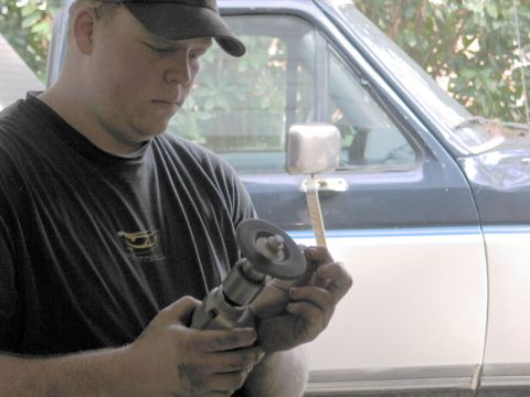 1995 Ford Bronco - I had to grind a small bit off each C-clip for them to fit with the mini-spool installed
