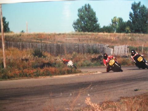 1986 Ford Bronco - Last turn Last lap taking the Blackhawk 1000 on the inside .. yeah baby 750 GSX-R kickin the big boys ass
