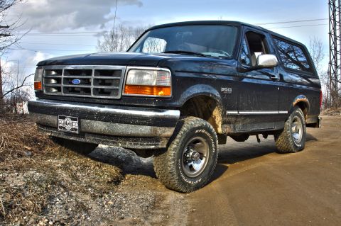 1995 Ford Bronco - Decided to get a lil fancy in Photoshop.
