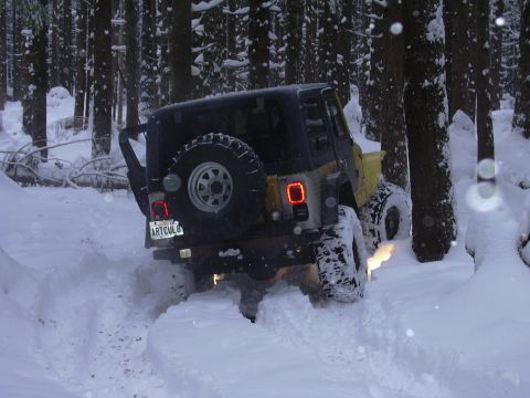 1991 Ford Bronco - Very cool area in the snow!