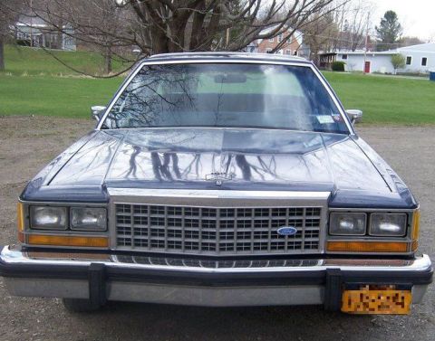 1985 Ford Crown Victoria LTD photo