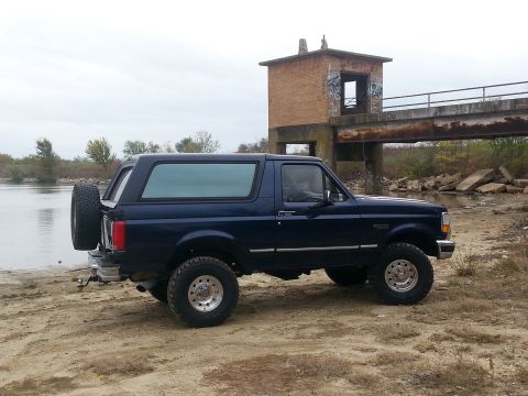 1995 Ford Bronco photo