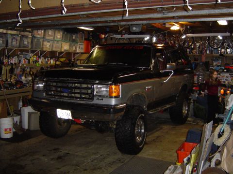 1989 Ford Bronco - The bronco is in the garage!!