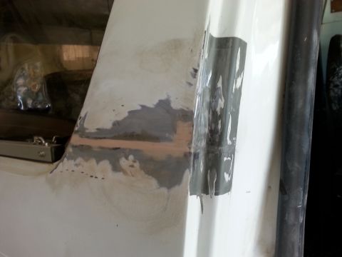 1992 Ford Bronco - getting the body filler in the seam..not sure if this is going to crack again or what but it should be good for a while.