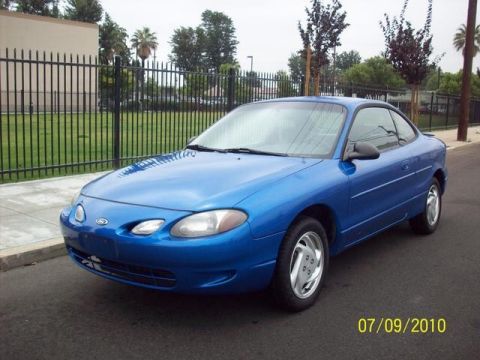 2000 Ford Escort photo