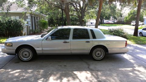 1996 Lincoln Town Car - Port