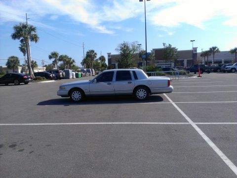 1996 Lincoln Town Car photo