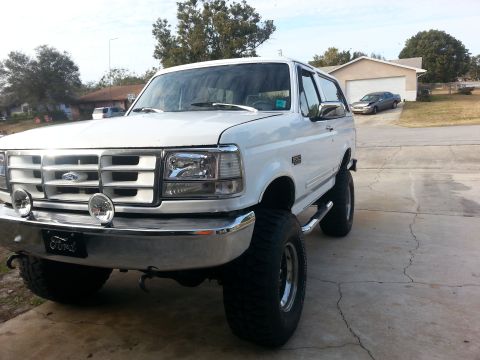1993 Ford Bronco photo