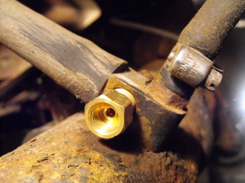 1986 Ford Bronco - Here is the adapter fitting threaded into the axle brake hose union block. Wonder if anyone makes those axle hose unions already threaded f…