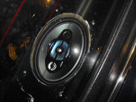 1986 Chrysler Fifth Avenue - Even a marginal 6 X 9 speaker will outperform the best 5 X 7 in the world. I'd had ENOUGH of those terrible factory 5 X 7s in the rear parc…