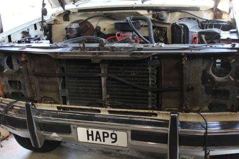 1982 Ford Bronco - Started pulling grill and front end as will be taking motor straight out through the front.