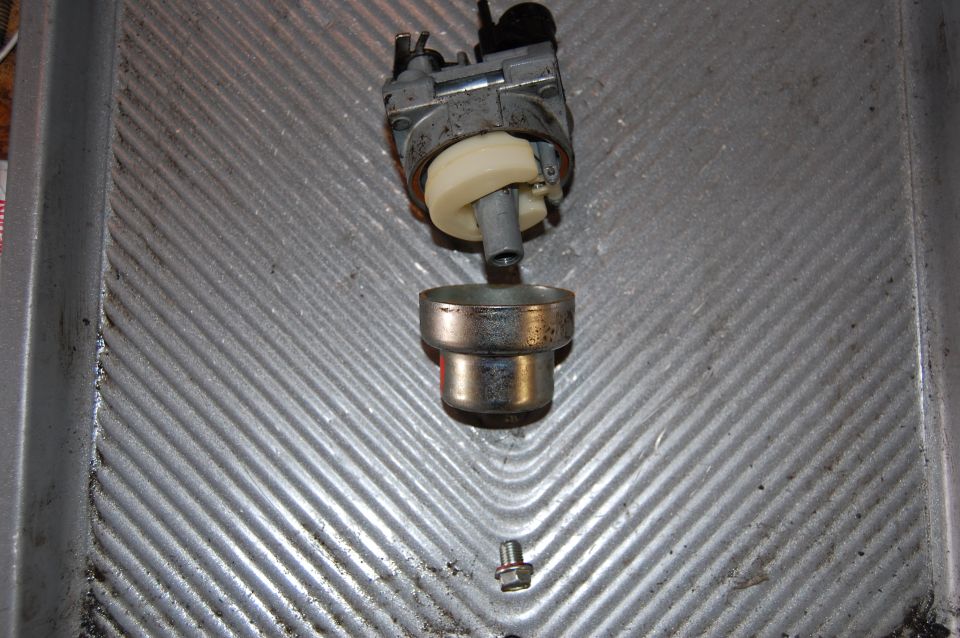 Carburetor float bowl and main assembly