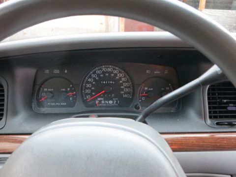 2001 Ford Crown Victoria - The odometer reads 141,109 miles on this 2001 Ford Crown Victoria's dashboard.