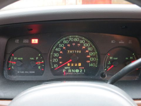 2001 Ford Crown Victoria - Dashboard view of a 2001 Ford Crown Victoria, displaying mileage and speed.
