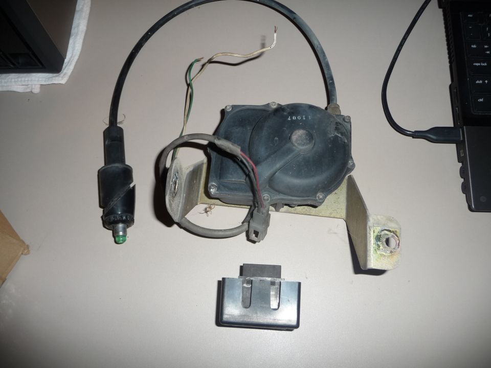 Antenna motor and mast assembly with visible part number '2001'