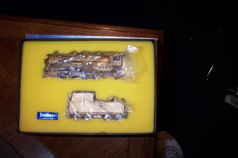 1998 Ford Crown Victoria - Model trains are packaged in a box with foam for protection. The label indicates the brand.