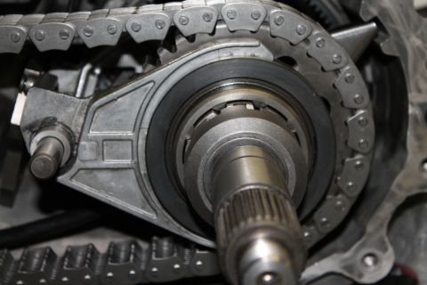 1995 Ford Bronco - Transfer case chain and gears shown in detail, with a watermark from SuperMotors.net.
