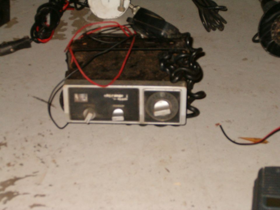 Hy range by Hy Gain  23 channel, old unit, external speaker jack.