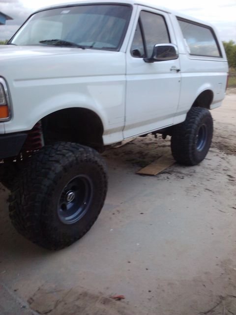 1995 Ford Bronco - This lifted 1995 Ford Bronco is ready for off-road adventures.