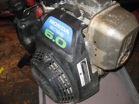 2006 Honda RANCHER - Close-up of a Honda GC190 engine, showing the model number and horsepower rating.