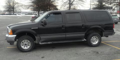 2001 Ford Excursion photo