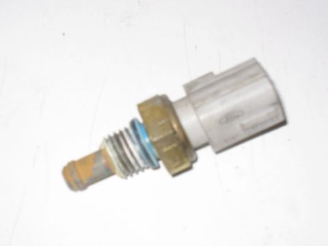 2003 Ford Escort photo