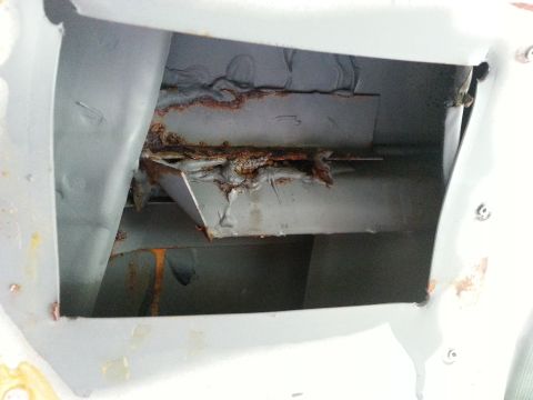 1992 Ford Bronco - not great, but not as bad as I thought..your can see the reinforcements panels are starting to rust..