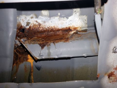 1992 Ford Bronco - this is what was behind the reinforcements. the rust was all on the surface. would have been nice if I had a media blaster to clean this of…