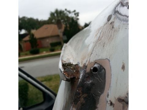 1992 Ford Bronco - rear shot of the drivers side rain gutter, the previous shot that did this repair did a real crap job, the old sealer was still in the gutt…