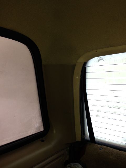 1996 Ford Bronco - Other side, not missing