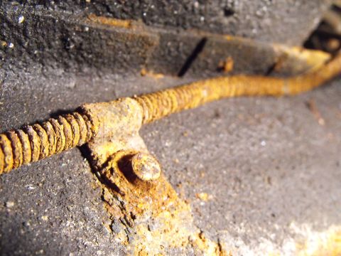 1986 Chrysler Fifth Avenue - Up here in salt country I decided to scope the condition of the 29 year old brake line that runs front to back. Like that round bolt head t…