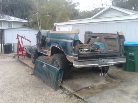 1996 Ford Bronco - Day 3: Started the process of cutting up the body. got the top cut off and unbolted all the body mounts. took the tailgate and doors off to…