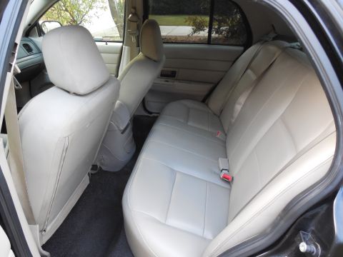 2007 Ford Crown Victoria photo