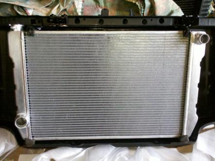 1982 Ford Bronco - Radiator part shown with a Supermotors.net watermark at the bottom.