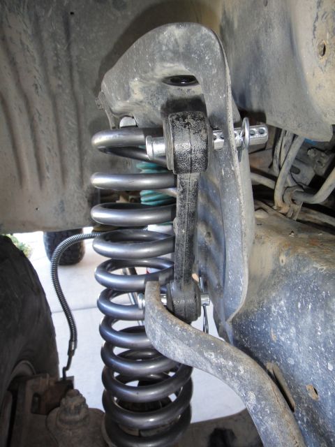 1988 Ford Bronco - Sway Bar disconnected closeup - pass