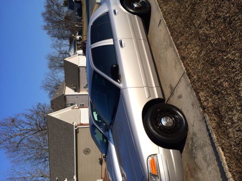 2004 Ford Crown Victoria photo
