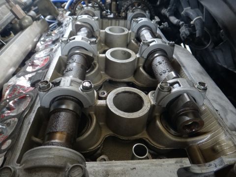1993 Ford Taurus - This is a close-up view of the engine's camshafts and associated valve train components.