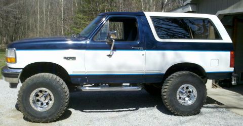 1994 Ford Bronco photo
