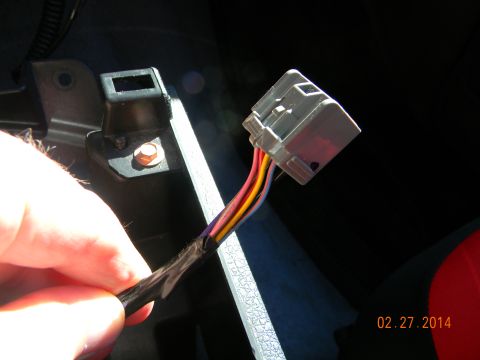 1995 Ford Bronco - Console wire harness connector. I didn't have the male plug from the dash so I cut the plug off and hard wired the connections.