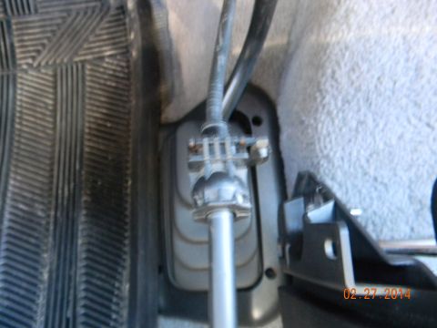 1995 Ford Bronco - kind of hard too see, but I filed down the sides behind the front flange square to fit into the slot