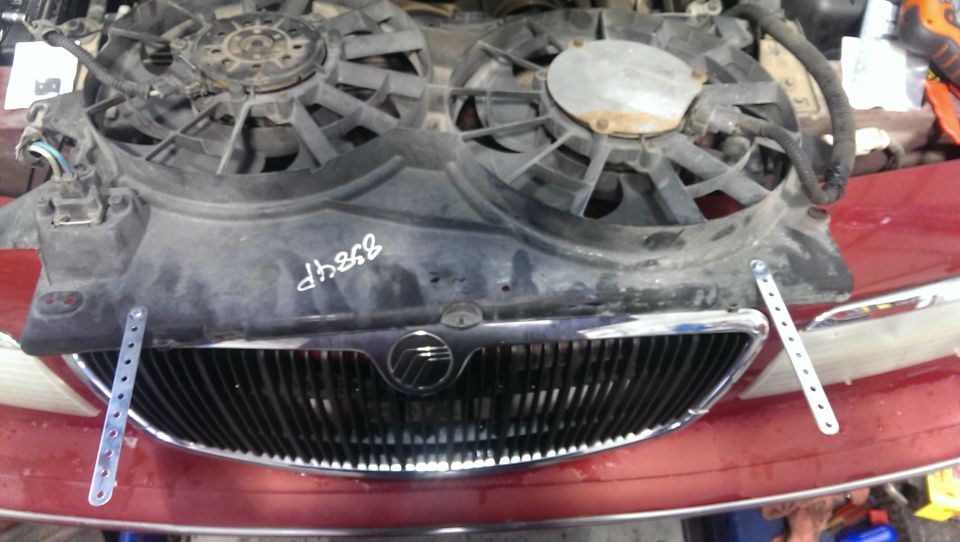 2000 Mercury Grand Marquis front grille and cooling fans