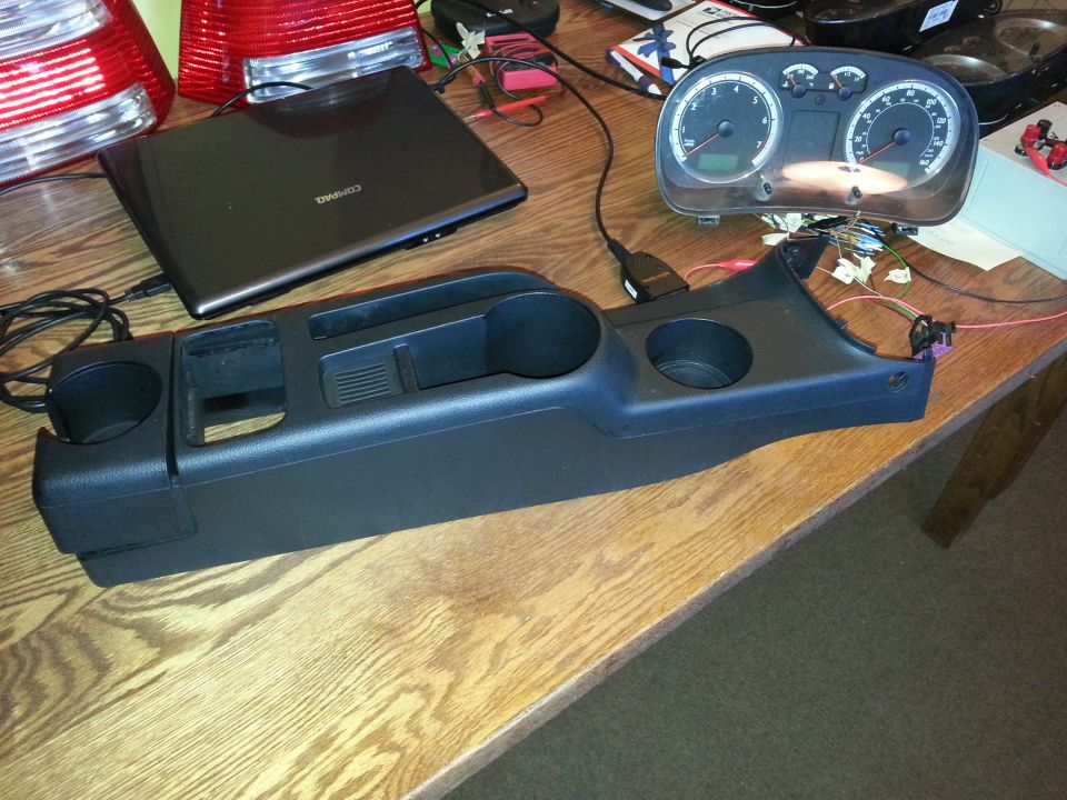 2002 Volkswagen Jetta dashboard gauges and center console parts